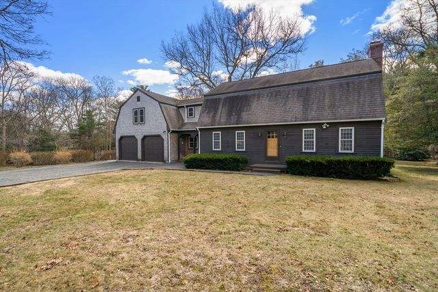 22 Pinecrest Dr, Sandwich, MA 02463