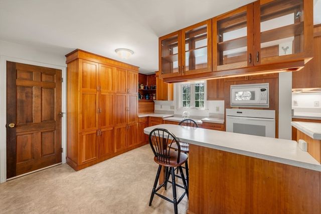 22 Pinecrest Dr, Sandwich, MA 02463