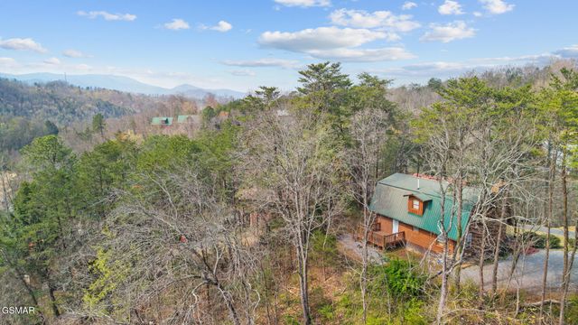 1736 Walker Trail, Sevierville, TN 37876