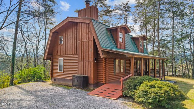 1736 Walker Trail, Sevierville, TN 37876