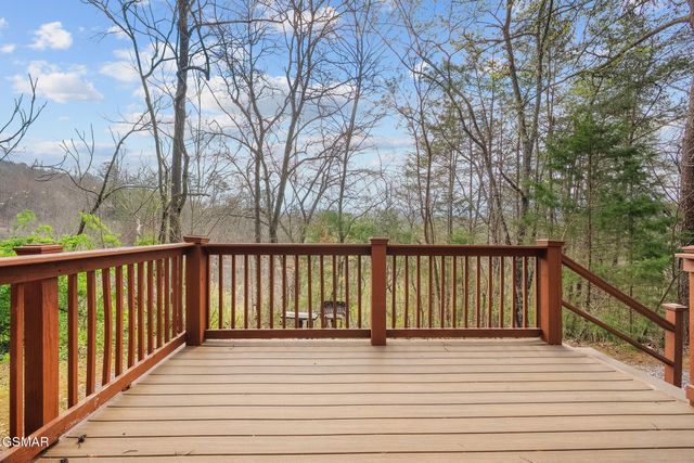 1736 Walker Trail, Sevierville, TN 37876