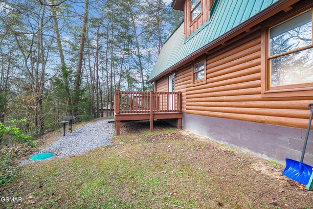 1736 Walker Trail, Sevierville, TN 37876