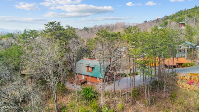 1736 Walker Trail, Sevierville, TN 37876