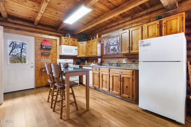 1736 Walker Trail, Sevierville, TN 37876