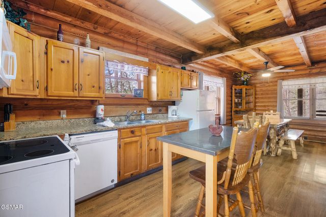 1736 Walker Trail, Sevierville, TN 37876