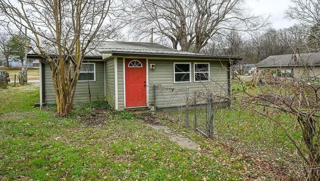 156 Co Rd 903, Etowah, TN 37331