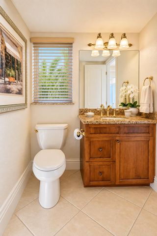 20 COLONIAL CLUB Drive 200, Boynton Beach, FL 33435