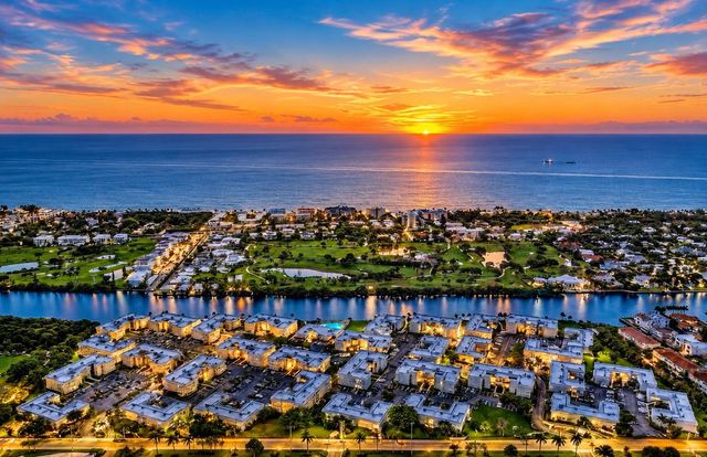 20 COLONIAL CLUB Drive 200, Boynton Beach, FL 33435
