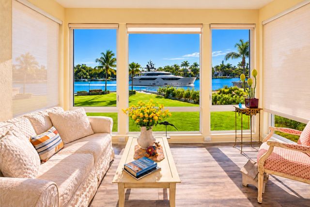 20 COLONIAL CLUB Drive 200, Boynton Beach, FL 33435