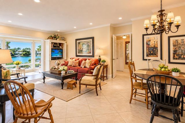 20 COLONIAL CLUB Drive 200, Boynton Beach, FL 33435