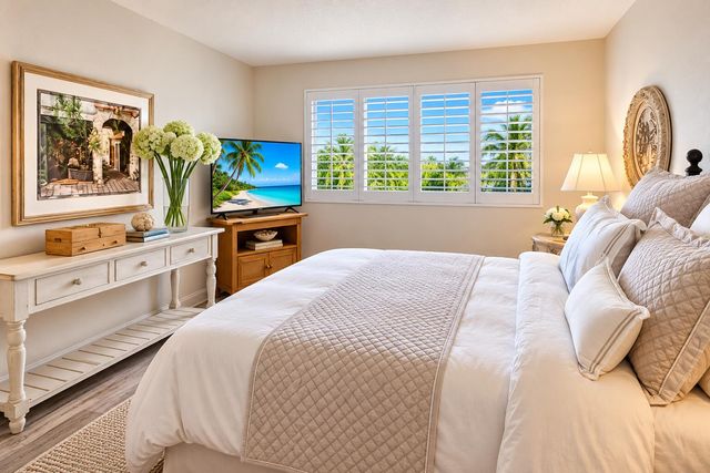 20 COLONIAL CLUB Drive 200, Boynton Beach, FL 33435