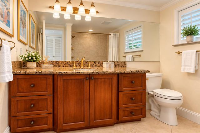 20 COLONIAL CLUB Drive 200, Boynton Beach, FL 33435