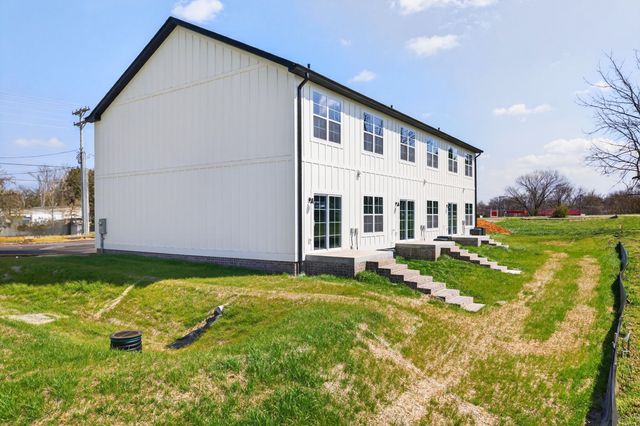 216 W Jere Whitson Rd, Cookeville, TN 38501