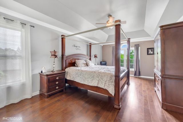 80 CHESTNUT Court, Elgin, IL 60120