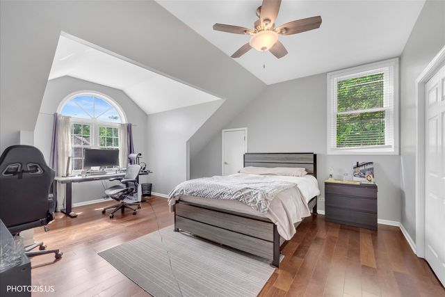 80 CHESTNUT Court, Elgin, IL 60120