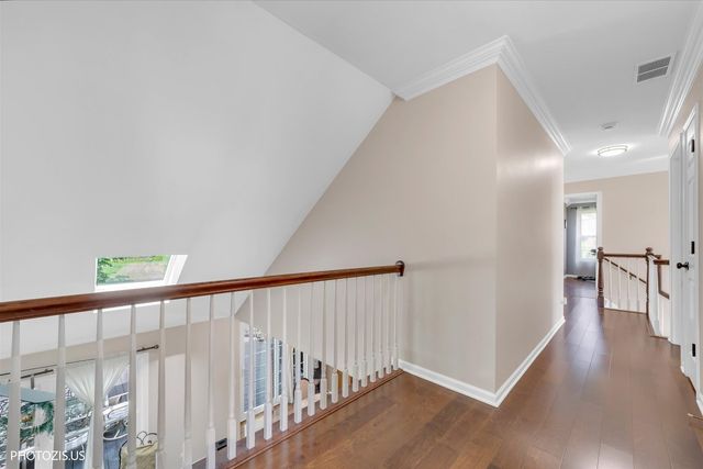 80 CHESTNUT Court, Elgin, IL 60120