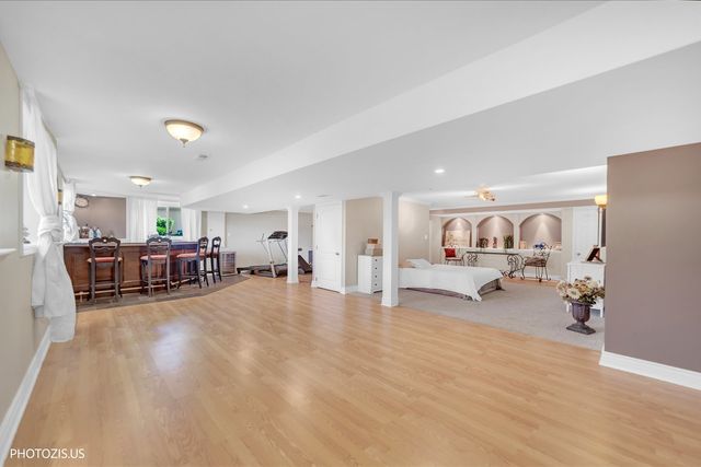 80 CHESTNUT Court, Elgin, IL 60120
