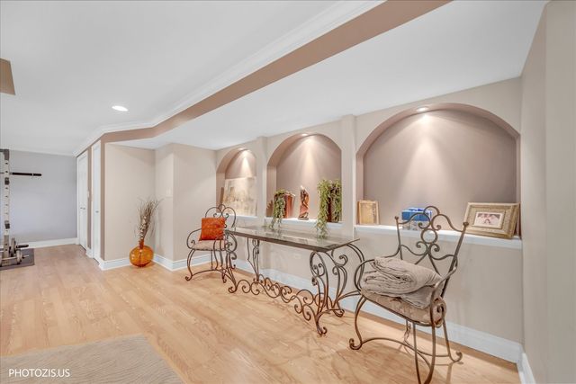 80 CHESTNUT Court, Elgin, IL 60120