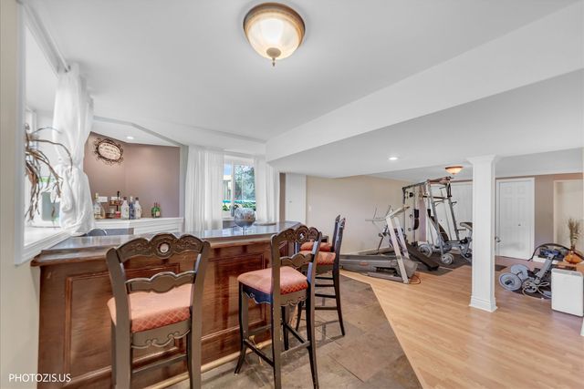 80 CHESTNUT Court, Elgin, IL 60120