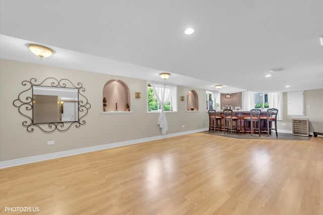 80 CHESTNUT Court, Elgin, IL 60120