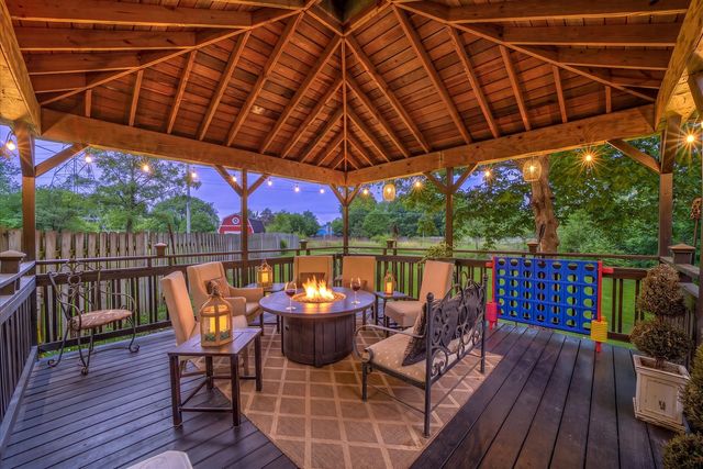 80 CHESTNUT Court, Elgin, IL 60120