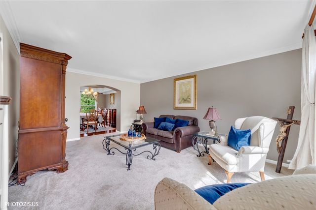 80 CHESTNUT Court, Elgin, IL 60120