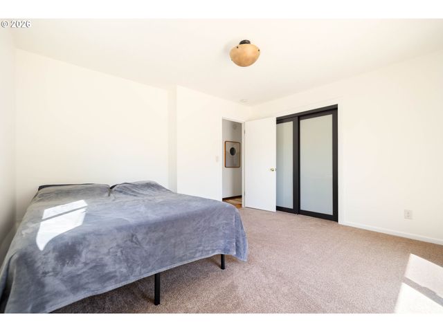918 Ne 152ND Ave, Portland, OR 97230