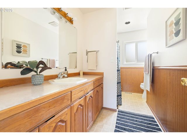 918 Ne 152ND Ave, Portland, OR 97230