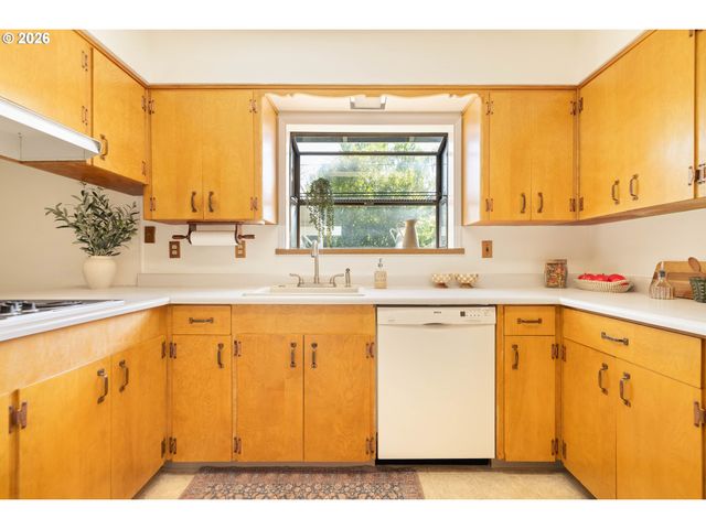 918 Ne 152ND Ave, Portland, OR 97230