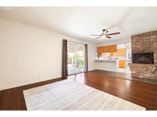 918 Ne 152ND Ave, Portland, OR 97230