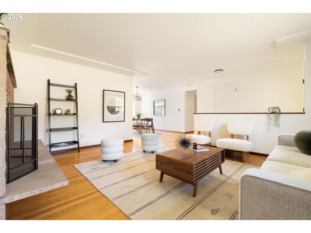 918 Ne 152ND Ave, Portland, OR 97230