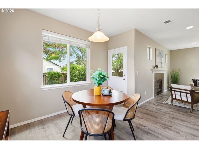 1961 ADELMAN Loop, Eugene, OR 97402