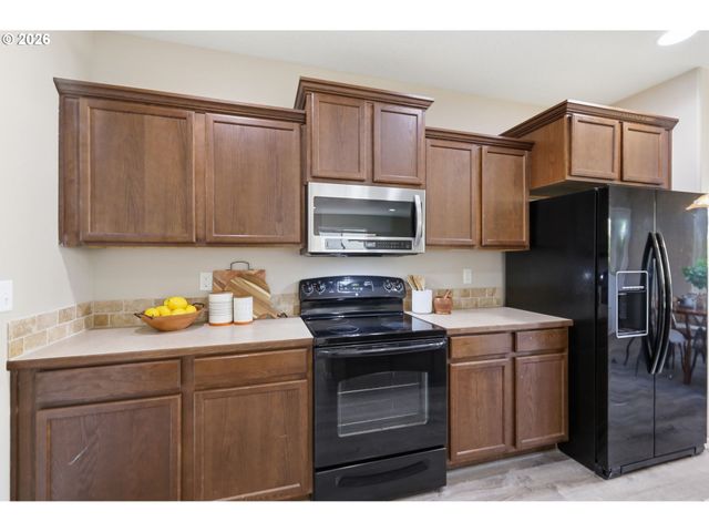 1961 ADELMAN Loop, Eugene, OR 97402