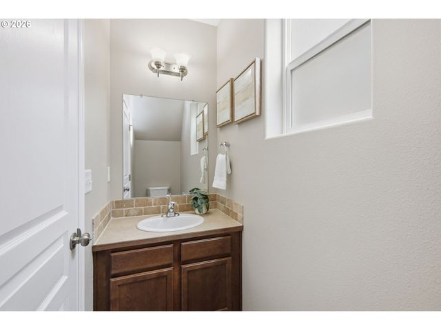 1961 ADELMAN Loop, Eugene, OR 97402