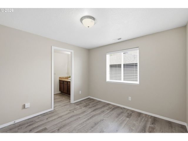 1961 ADELMAN Loop, Eugene, OR 97402