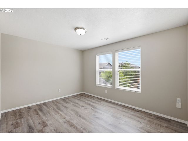 1961 ADELMAN Loop, Eugene, OR 97402