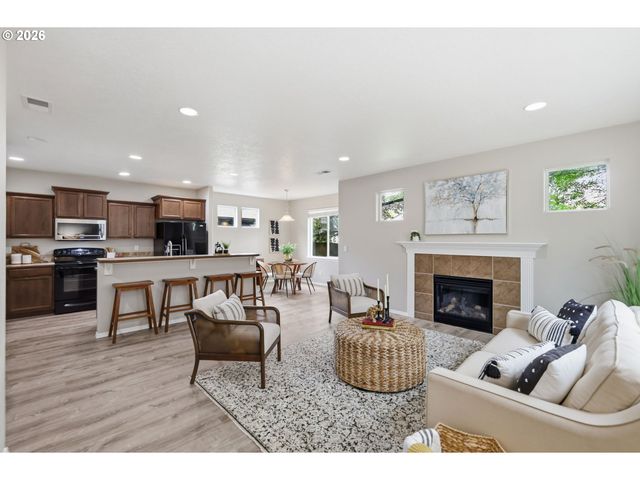 1961 ADELMAN Loop, Eugene, OR 97402