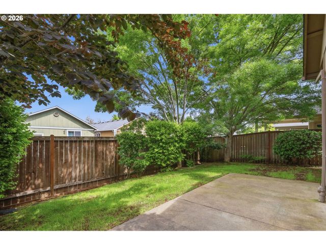 1961 ADELMAN Loop, Eugene, OR 97402