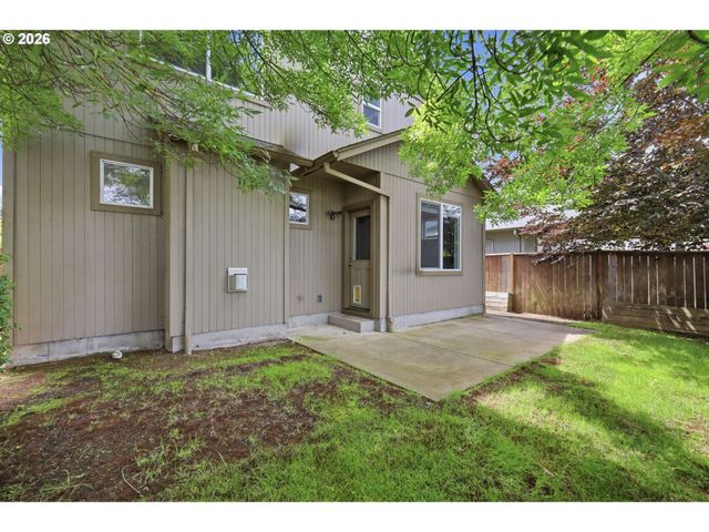 1961 ADELMAN Loop, Eugene, OR 97402