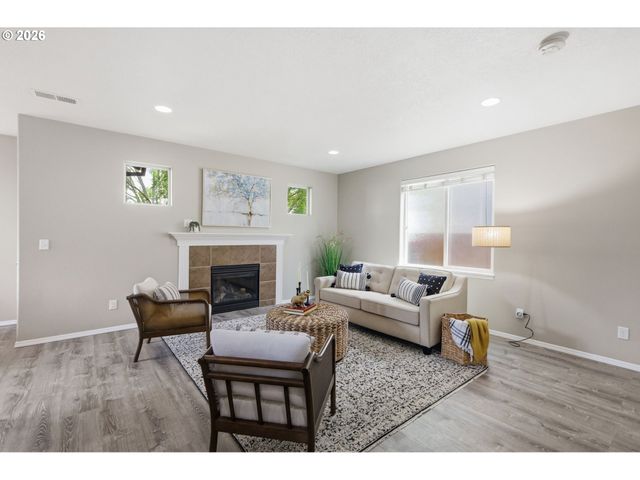 1961 ADELMAN Loop, Eugene, OR 97402