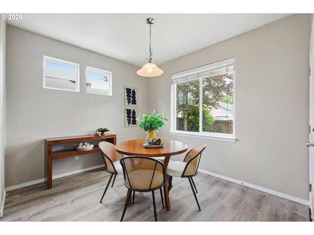 1961 ADELMAN Loop, Eugene, OR 97402