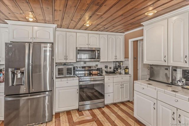 12 Stone Boulevard, Massapequa, NY 11758