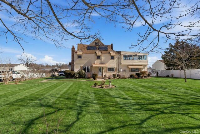 12 Stone Boulevard, Massapequa, NY 11758