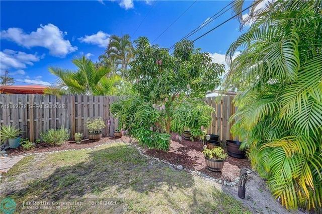 1180 SW 4th Ter, Pompano Beach, FL 33060