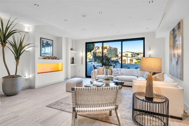 505 17th Street, Huntington Beach, CA 92648