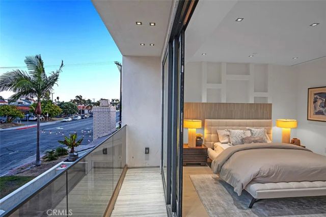 505 17th Street, Huntington Beach, CA 92648