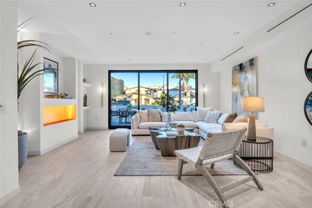 505 17th Street, Huntington Beach, CA 92648