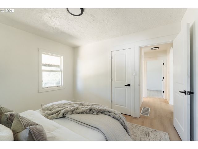 1415 N RUSSET St, Portland, OR 97217