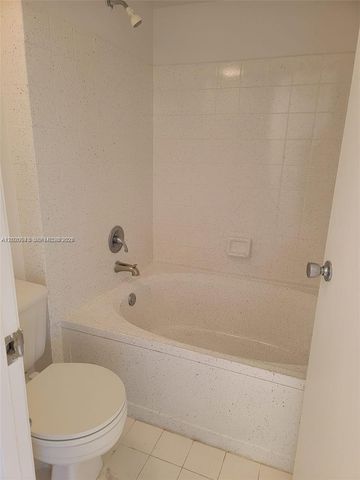 741 N Pine Island Rd 308, Plantation, FL 33324