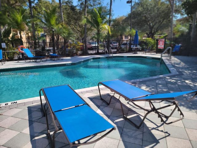 741 N Pine Island Rd 308, Plantation, FL 33324